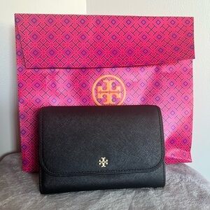 TORY BURCH• EMERSON CHAIN WALLET IN BLACK - BRAND NEE WITH TAGS